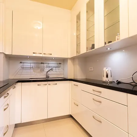 Διαμέρισμα 5-bedroom Spacious And Cosy Flat Close To The Eiffel Tower