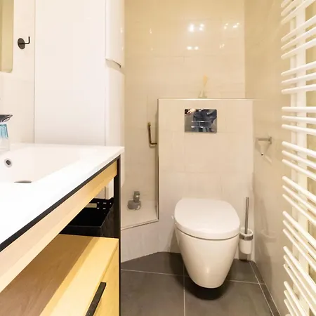 5-bedroom Spacious And Cosy Flat Close To The Eiffel Tower