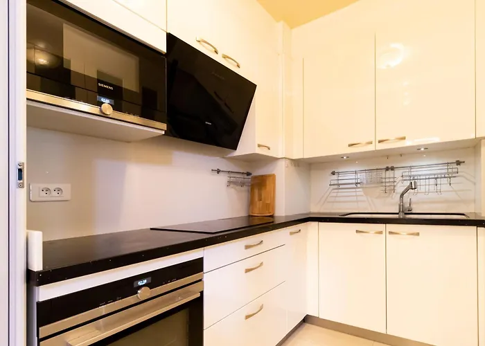 5-bedroom Spacious And Cosy Flat Close To The Eiffel Tower *
