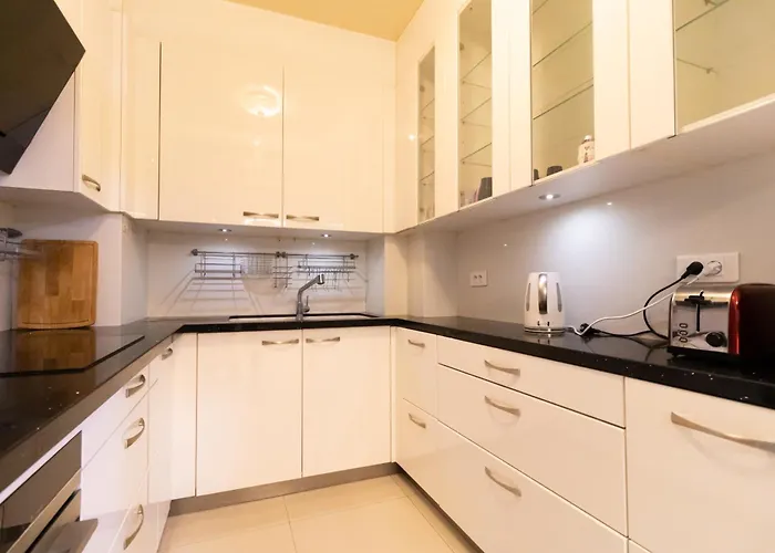 Apartmán 5-bedroom Spacious And Cosy Flat Close To The Eiffel Tower